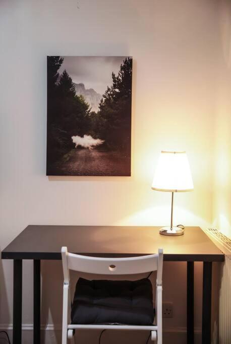 3 Bed Flat With Balcony Central ลอนดอน ภายนอก รูปภาพ
