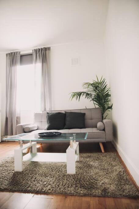 3 Bed Flat With Balcony Central ลอนดอน ภายนอก รูปภาพ