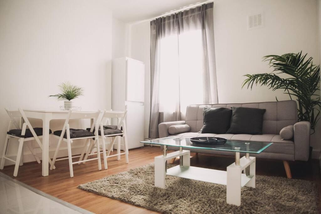 3 Bed Flat With Balcony Central ลอนดอน ภายนอก รูปภาพ