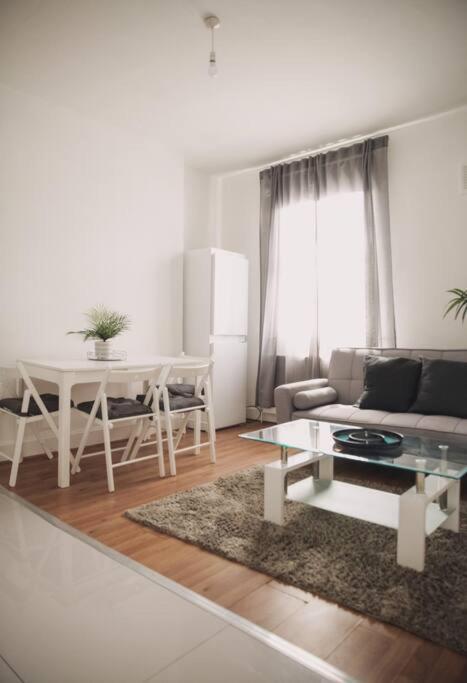 3 Bed Flat With Balcony Central ลอนดอน ภายนอก รูปภาพ