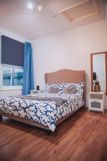 3 Bed Flat With Balcony Central ลอนดอน ภายนอก รูปภาพ