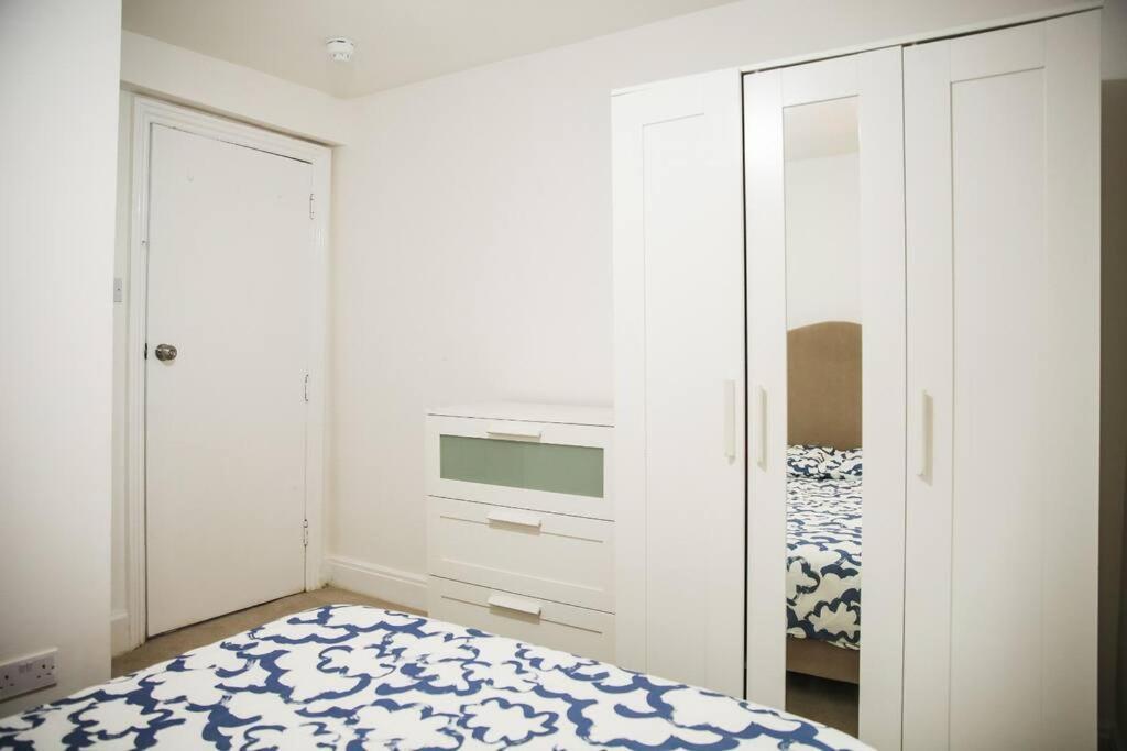 3 Bed Flat With Balcony Central ลอนดอน ภายนอก รูปภาพ
