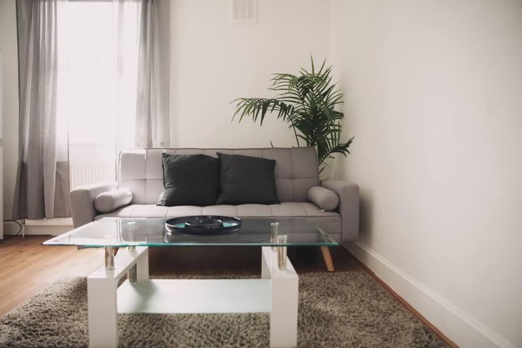 3 Bed Flat With Balcony Central ลอนดอน ภายนอก รูปภาพ