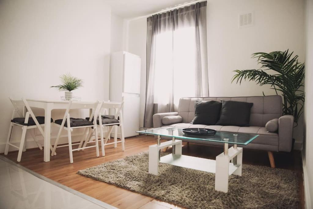 3 Bed Flat With Balcony Central ลอนดอน ภายนอก รูปภาพ